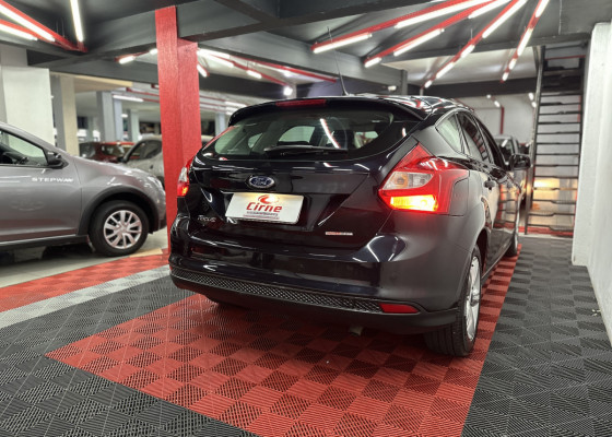 Ford Focus 1.6 S/SE/SE Plus Flex 8V/16V  5p 2014 Flex