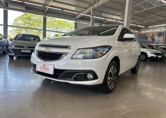 GM - Chevrolet ONIX HATCH LTZ 1.4 8V FlexPower 5p Mec. 2015 Flex