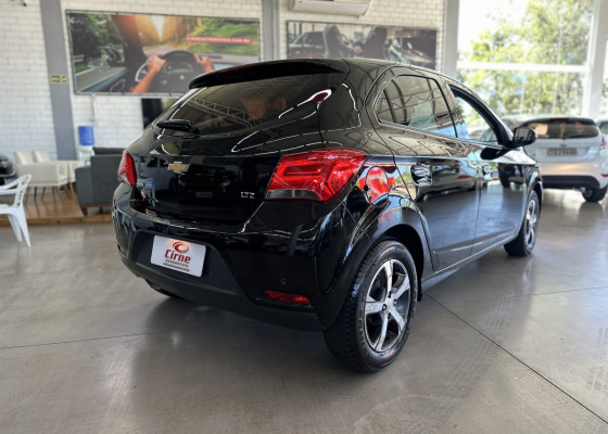 GM - Chevrolet ONIX HATCH LTZ 1.4 8V FlexPower 5p Mec. 2018 Flex