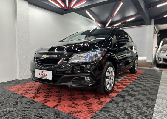 GM - Chevrolet ONIX HATCH LT 1.4 8V FlexPower 5p Mec. 2015 Flex