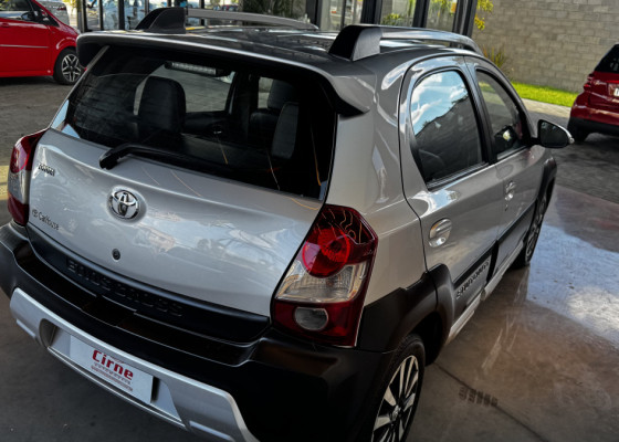 Toyota ETIOS CROSS 1.5 Flex 16V 5p Mec. 2015 Flex