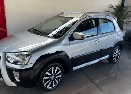 Toyota ETIOS CROSS 1.5 Flex 16V 5p Mec. 2015 Flex