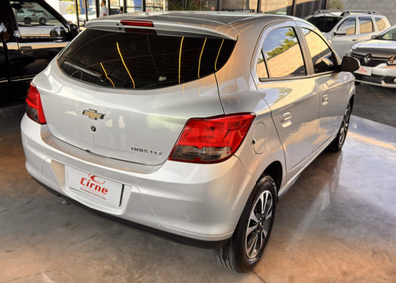 GM - Chevrolet ONIX HATCH LTZ 1.4 8V FlexPower 5p Aut. 2016 Flex