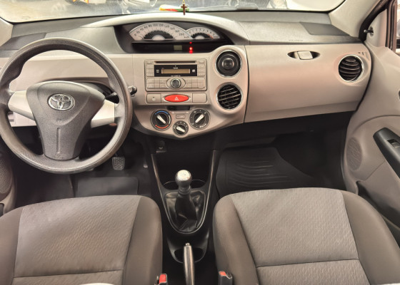 Toyota ETIOS XLS 1.5 Flex 16V 5p Mec. 2013 Flex