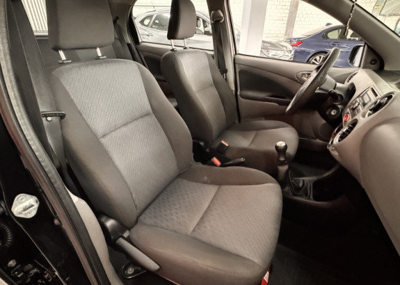 Toyota ETIOS XLS 1.5 Flex 16V 5p Mec. 2013 Flex