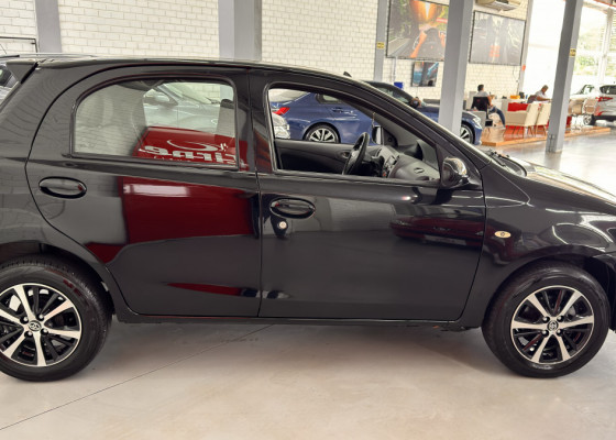 Toyota ETIOS XLS 1.5 Flex 16V 5p Mec. 2013 Flex