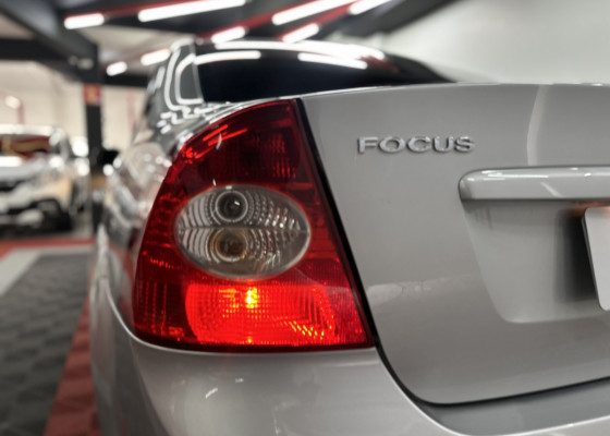 Ford Focus Sedan 2.0 16V/2.0 16V Flex 4p Aut. 2013 Flex
