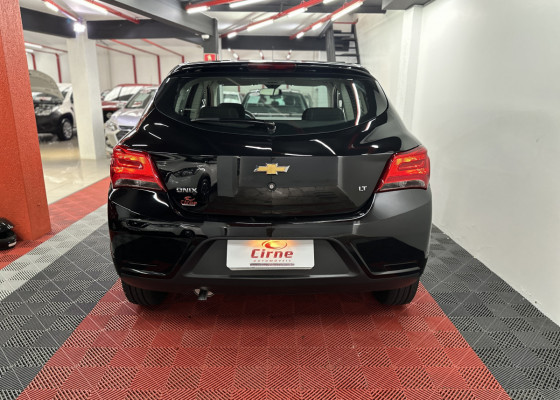 GM - Chevrolet ONIX HATCH LT 1.0 8V FlexPower 5p Mec. 2018 Flex