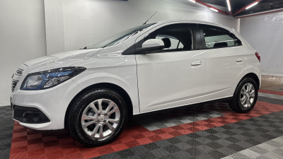 GM - Chevrolet ONIX HATCH LT 1.4 8V FlexPower 5p Mec. 2014 Flex