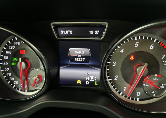Mercedes-Benz GLA 250 Sport 2.0 TB 16V 4x2  211cv Aut. 2015 Gasolina