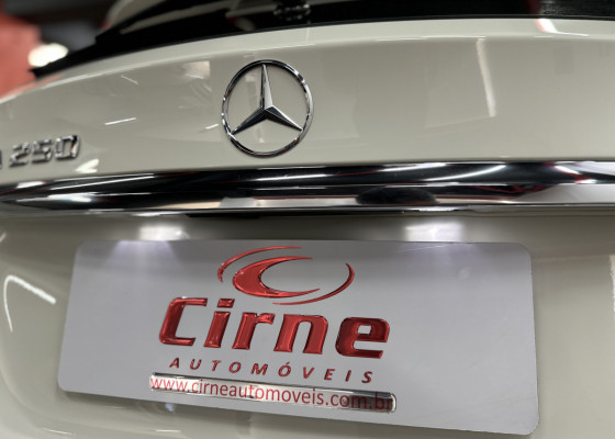 Mercedes-Benz GLA 250 Sport 2.0 TB 16V 4x2  211cv Aut. 2015 Gasolina