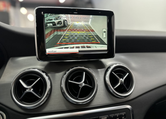 Mercedes-Benz GLA 250 Sport 2.0 TB 16V 4x2  211cv Aut. 2015 Gasolina