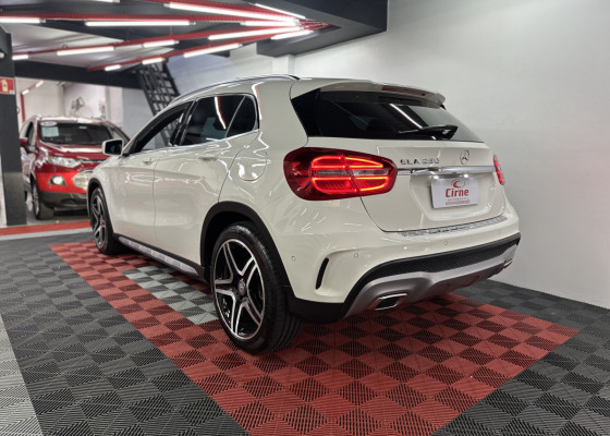 Mercedes-Benz GLA 250 Sport 2.0 TB 16V 4x2  211cv Aut. 2015 Gasolina