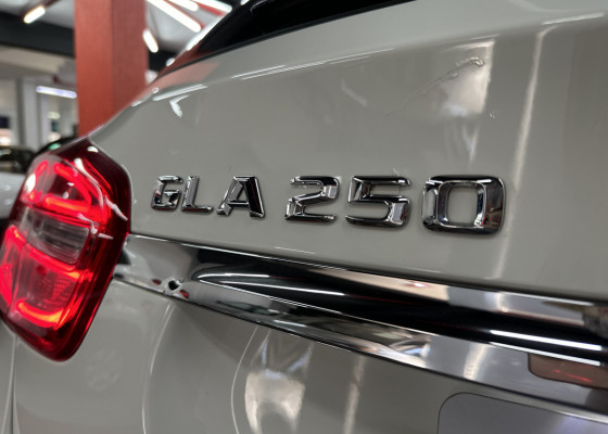 Mercedes-Benz GLA 250 Sport 2.0 TB 16V 4x2  211cv Aut. 2015 Gasolina