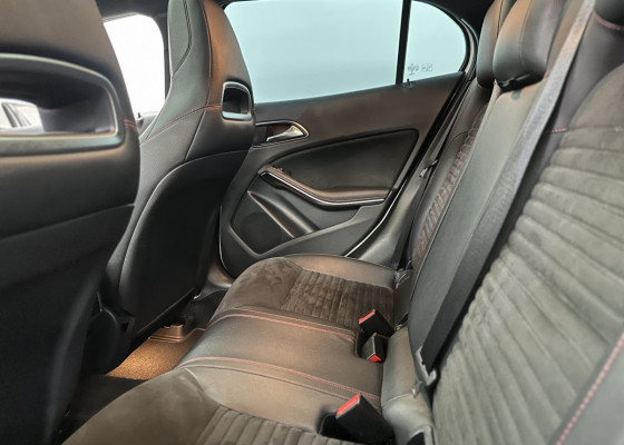 Mercedes-Benz GLA 250 Sport 2.0 TB 16V 4x2  211cv Aut. 2015 Gasolina
