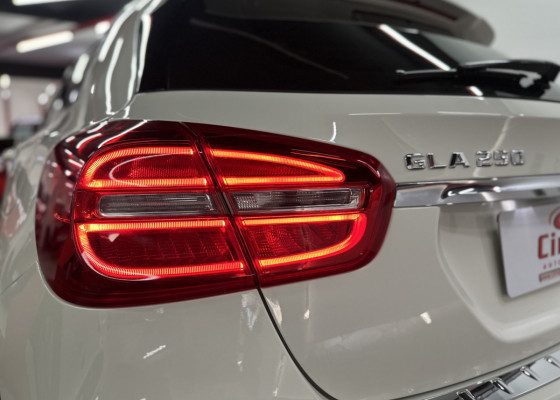 Mercedes-Benz GLA 250 Sport 2.0 TB 16V 4x2  211cv Aut. 2015 Gasolina