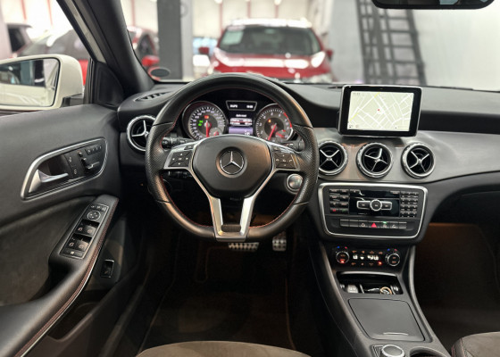Mercedes-Benz GLA 250 Sport 2.0 TB 16V 4x2  211cv Aut. 2015 Gasolina