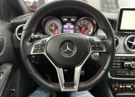 Mercedes-Benz GLA 250 Sport 2.0 TB 16V 4x2  211cv Aut. 2015 Gasolina