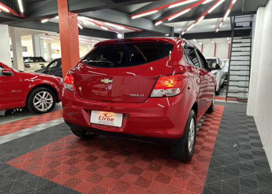 GM - Chevrolet ONIX HATCH LT 1.0 8V FlexPower 5p Mec. 2013 Flex
