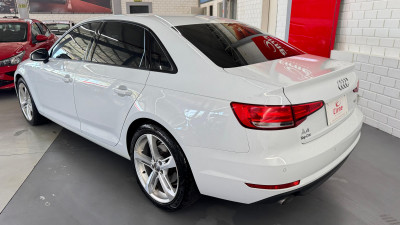 Audi A4 Attraction 2.0 TFSI 190cv S tronic 2017 Gasolina