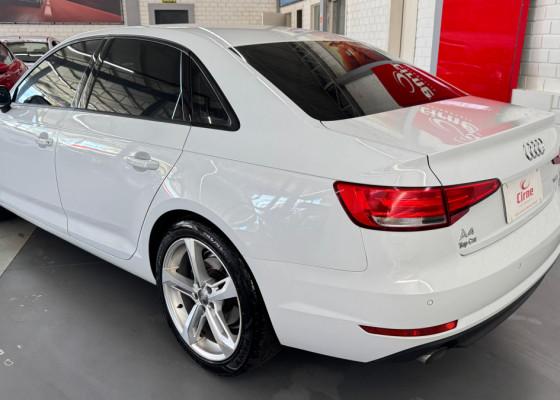 Audi A4 Attraction 2.0 TFSI 190cv S tronic 2017 Gasolina