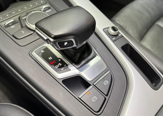 Audi A4 Attraction 2.0 TFSI 190cv S tronic 2017 Gasolina