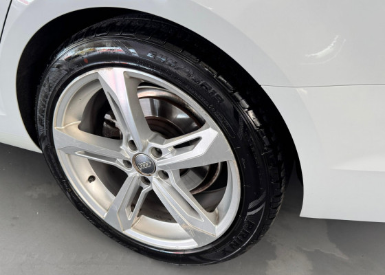 Audi A4 Attraction 2.0 TFSI 190cv S tronic 2017 Gasolina
