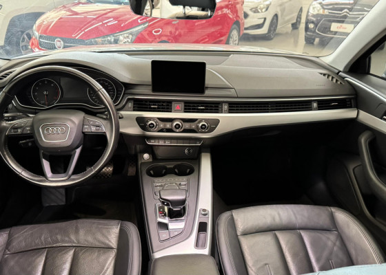 Audi A4 Attraction 2.0 TFSI 190cv S tronic 2017 Gasolina