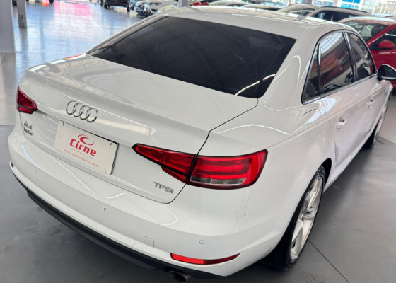 Audi A4 Attraction 2.0 TFSI 190cv S tronic 2017 Gasolina