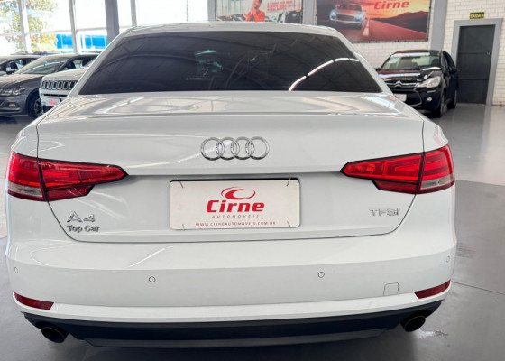 Audi A4 Attraction 2.0 TFSI 190cv S tronic 2017 Gasolina