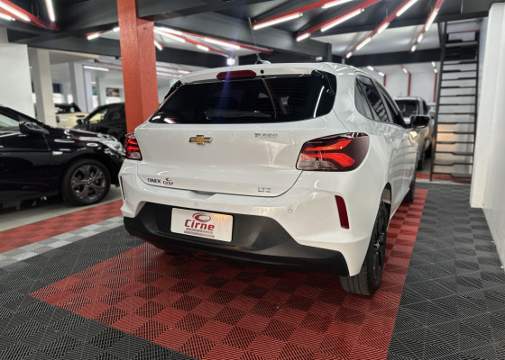 GM - Chevrolet ONIX HATCH LTZ 1.0 12V TB Flex 5p Mec. 2020 Flex