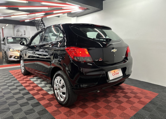 GM - Chevrolet ONIX HATCH LT 1.0 8V FlexPower 5p Mec. 2013 Flex