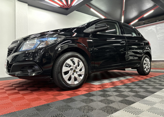 GM - Chevrolet ONIX HATCH LT 1.0 8V FlexPower 5p Mec. 2013 Flex