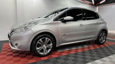 Peugeot 208 Griffe 1.6 Flex 16V 5p Aut. 2016 Flex