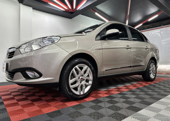 Fiat Grand Siena ESSENCE Dual. 1.6 Flex 16V 2015 Flex