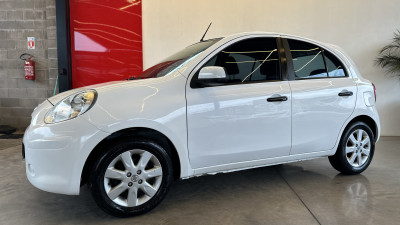 Nissan MARCH SV 1.6 16V Flex Fuel 2013 Flex