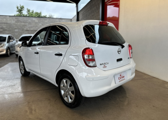 Nissan MARCH SV 1.6 16V Flex Fuel 2013 Flex Flex