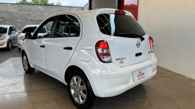 Nissan MARCH SV 1.6 16V Flex Fuel 2013 Flex