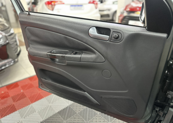 VW - VolksWagen VOYAGE COMF/Highli. 1.6 T.Flex 8V 4p 2011 Flex