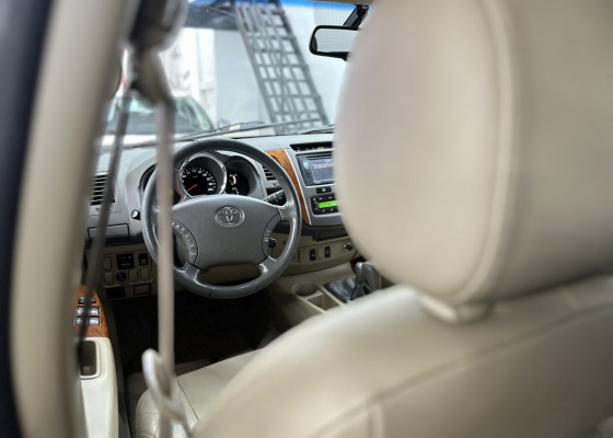 Toyota Hilux SW4 SRV 4x4 4.0 V6 24V Aut. 2011 Gasolina Gasolina