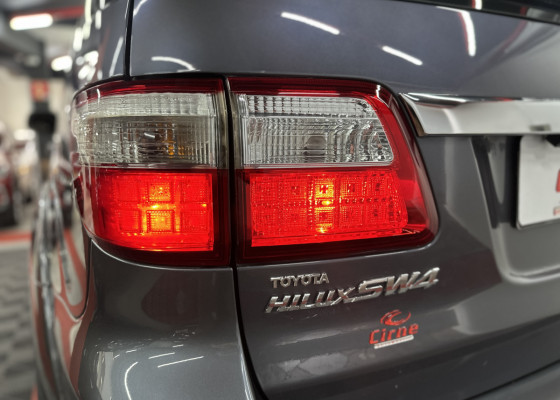 Toyota Hilux SW4 SRV 4x4 4.0 V6 24V Aut. 2011 Gasolina Gasolina