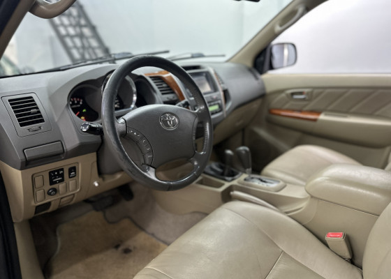Toyota Hilux SW4 SRV 4x4 4.0 V6 24V Aut. 2011 Gasolina Gasolina