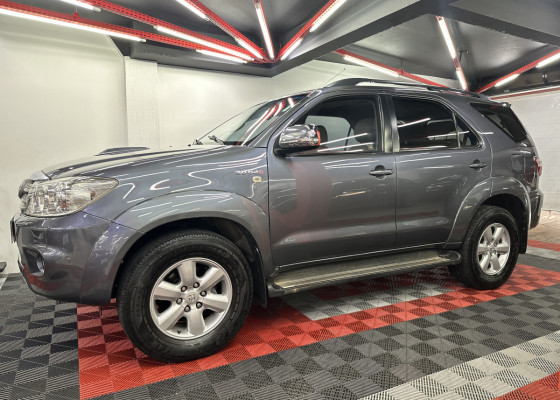 Toyota Hilux SW4 SRV 4x4 4.0 V6 24V Aut. 2011 Gasolina Gasolina