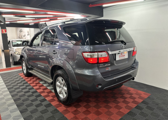 Toyota Hilux SW4 SRV 4x4 4.0 V6 24V Aut. 2011 Gasolina Gasolina