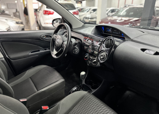 Toyota ETIOS X Plus Sedan 1.5 Flex 16V 4p Aut. 2020 Flex