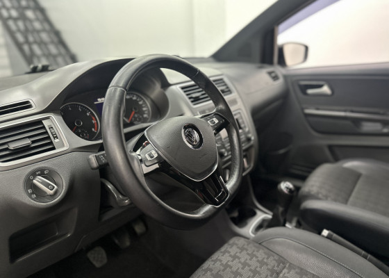 VW - VolksWagen Fox TRACK 1.0 Flex 12V 5p 2017 Flex Flex