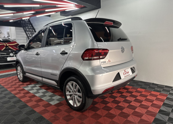 VW - VolksWagen Fox TRACK 1.0 Flex 12V 5p 2017 Flex Flex