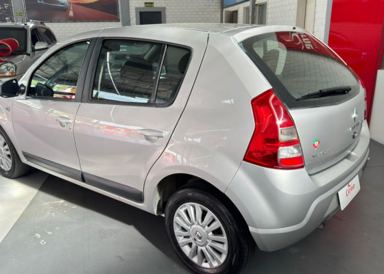 Renault SANDERO Privilège Hi-Flex 1.6 16V 5p Aut 2013 Flex