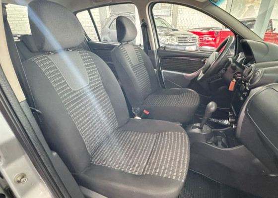 Renault SANDERO Privilège Hi-Flex 1.6 16V 5p Aut 2013 Flex