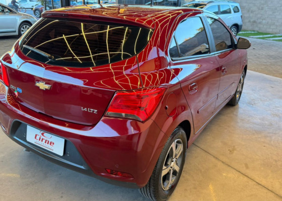 GM - Chevrolet ONIX HATCH LTZ 1.4 8V FlexPower 5p Mec. 2018 Flex